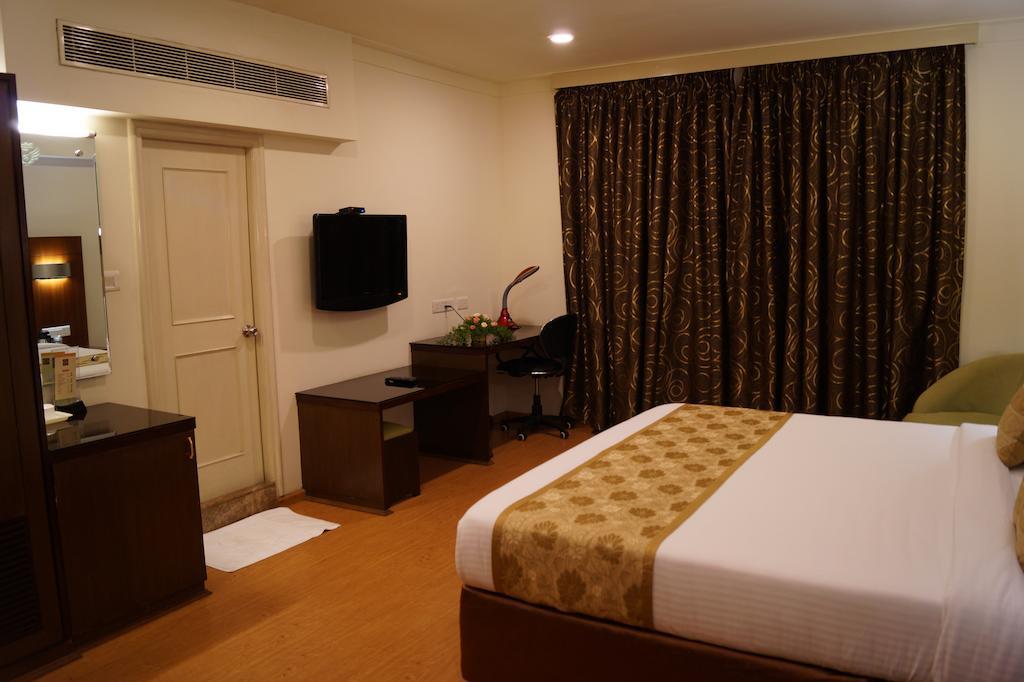 Hotel Budhil Park Visakhapatnam Exterior foto