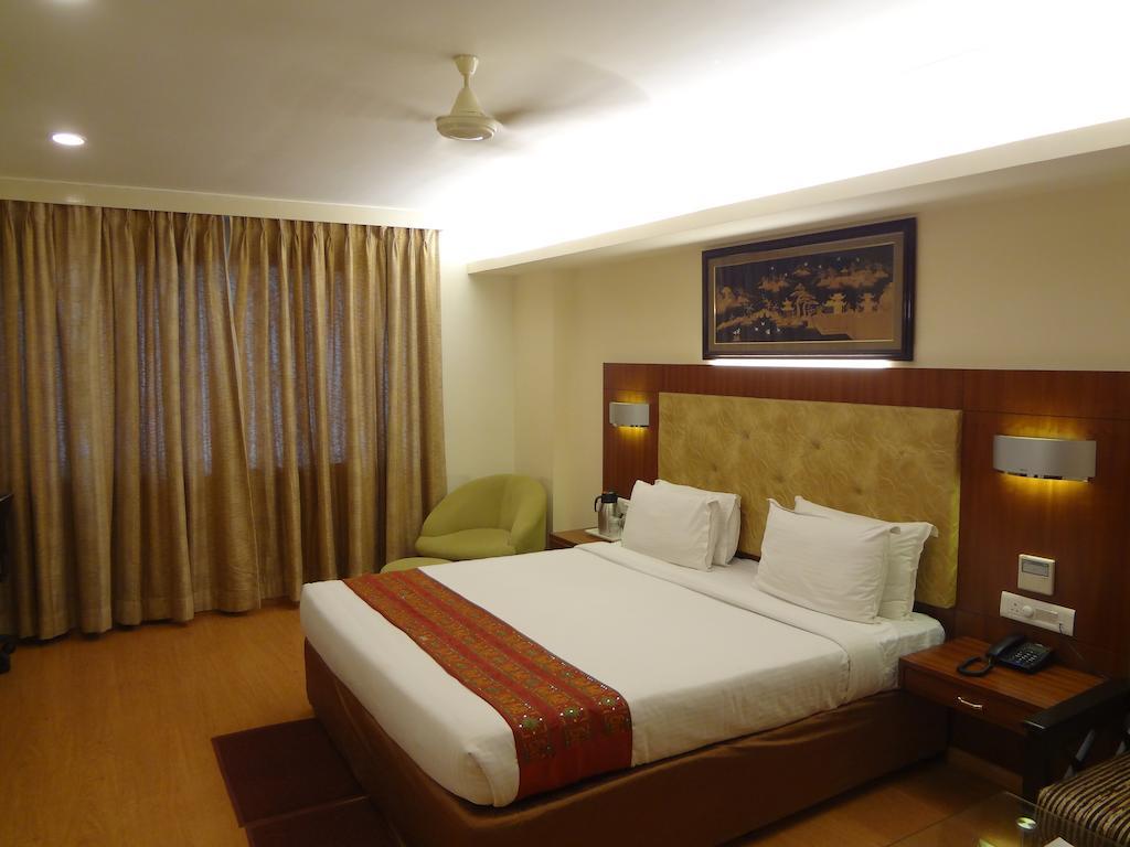 Hotel Budhil Park Visakhapatnam Exterior foto